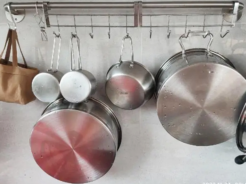 不锈钢厨具怎么清洗才能光亮如新 不锈钢厨具清洗方法及注意事项